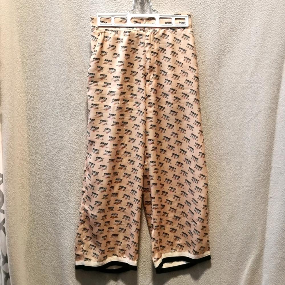 Gucci  invite stamp silk Capri pants